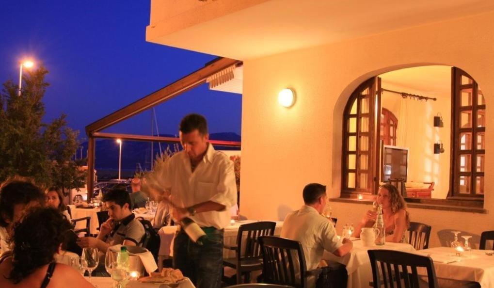 Hotel Pop Cala Gonone Ngoại thất bức ảnh