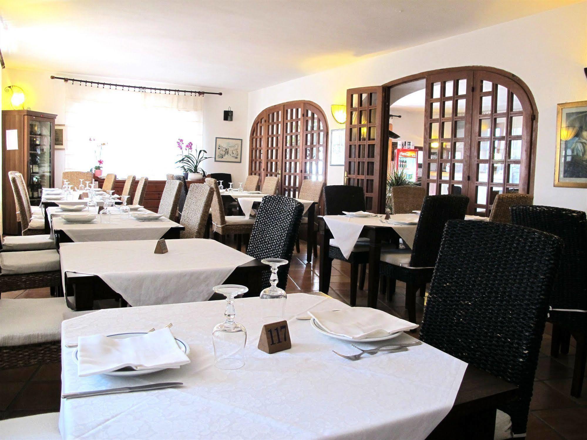 Hotel Pop Cala Gonone Ngoại thất bức ảnh